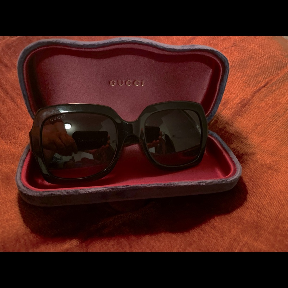 Black Gucci glasses